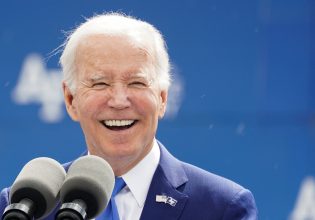 Όριο δανεισμού στις ΗΠΑ: Εγκρίθηκε το νομοσχέδιο για την αναστολή του – Για «μεγάλη νίκη» κάνει λόγο ο Μπάιντεν