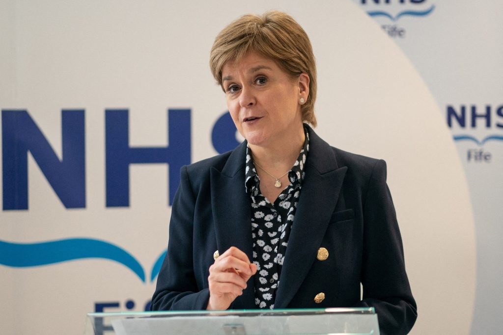 Νίκολα Στάρτζεον: Συνελήφθη η πρώην πρωθυπουργός της Σκωτίας – Έρευνα για τα οικονομικά του SNP
