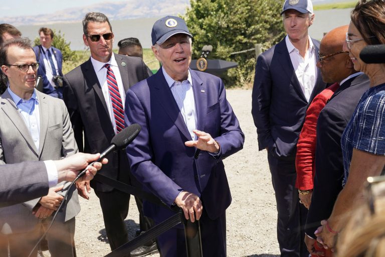 Γιατί ο Τζο Μπάιντεν έβαλε τρικλοποδιά στην προσπάθεια επαναπροσέγγισης με την Κίνα