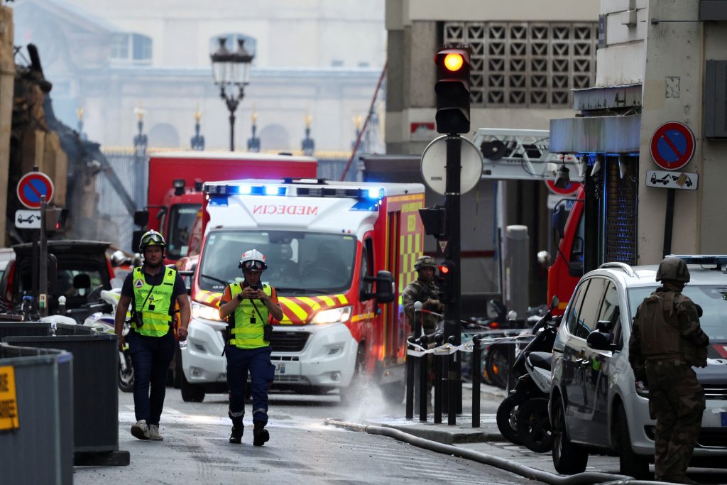 Ισχυρή έκρηξη στο Παρίσι – Αναζητείται ένας αγνοούμενος