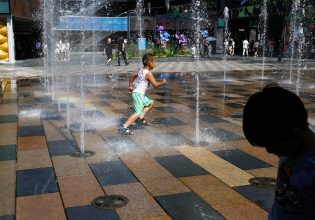 Καύσωνας στην Κίνα: «Λιώνει» το Πεκίνο – Πάνω από 40 βαθμούς η θερμοκρασία, «έσπασε» το ρεκόρ του Ιουνίου