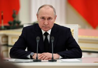 ΗΠΑ vs Ρωσία: Πως ο Μπάιντεν χτυπά το σώμα με σκοπό να χτυπήσει το κεφάλι του Πούτιν  