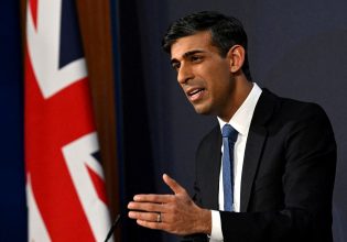 Παράνομο έκρινε το εφετείο το σχέδιο του Λονδίνου να απελαύνει τους μετανάστες