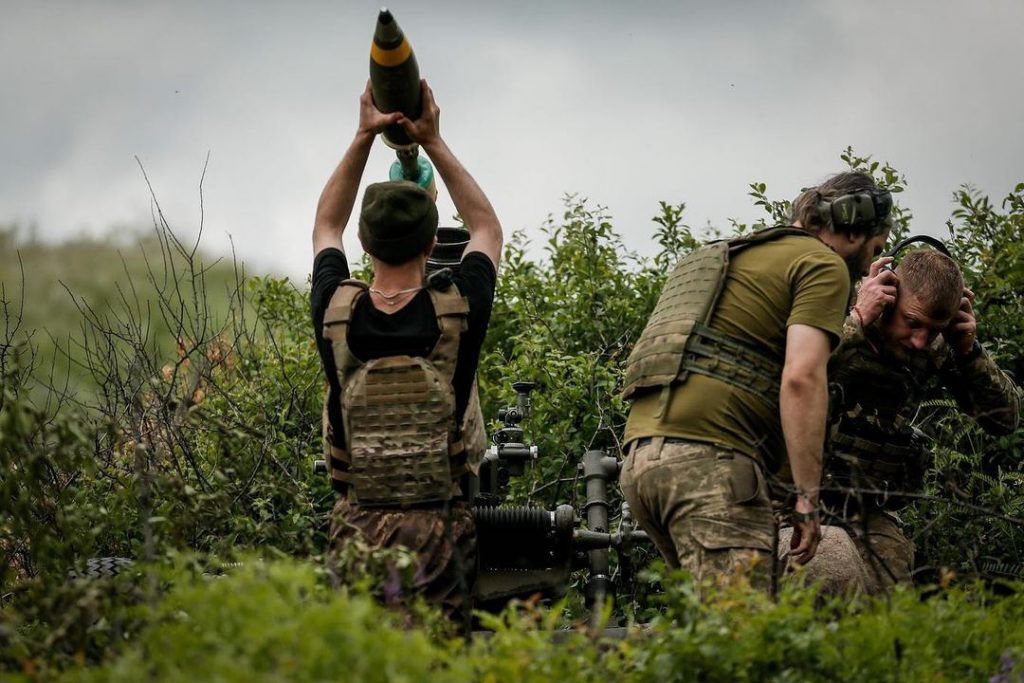 Πόλεμος στη Ουκρανία: Ρωσικές αεροπορικές επιδρομές απ’ την ανατολή ως τη δύση