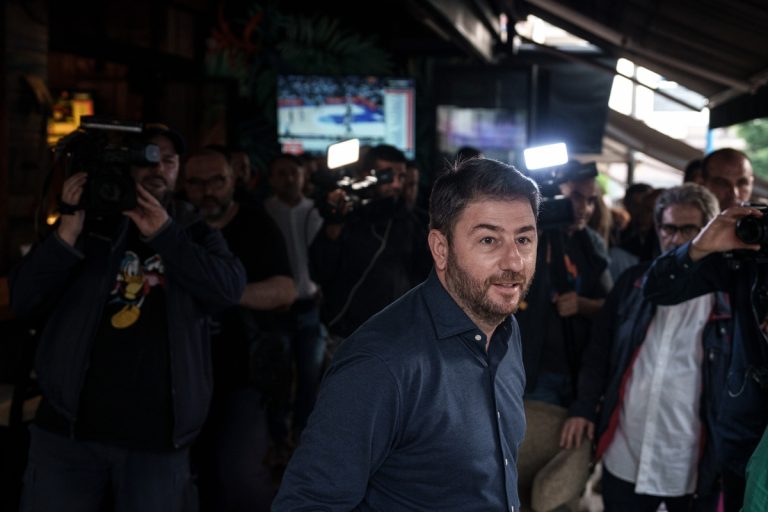 ΠΑΣΟΚ: Πόλεμος με τη ΝΔ για το πρόγραμμα του κόμματος