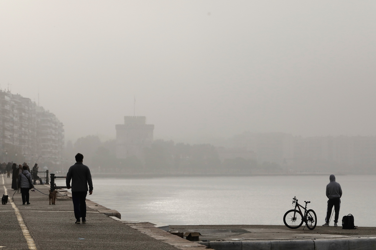 Θεσσαλονίκη: Ποδηλάτης έχασε τον έλεγχο και βρέθηκε στον Θερμαϊκό