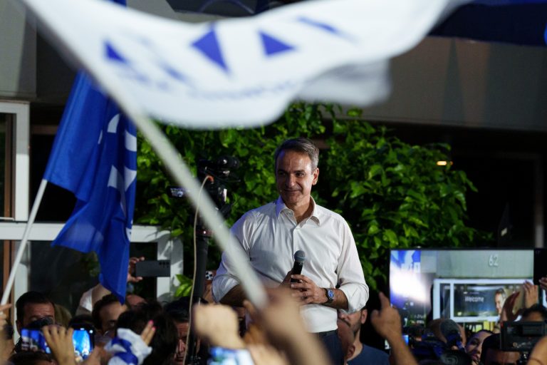 Εκλογές 2023: Μπάιντεν και Μακρόν συγχαίρουν τον Κυριάκο Μητσοτάκη