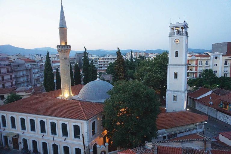 Επικίνδυνα παιχνίδια με τη φωτιά του εθνικισμού