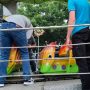 Αναστάτωση σε λούνα παρκ στην Κοζάνη – Χάλασε τρενάκι και κόπηκαν δυο βαγόνια