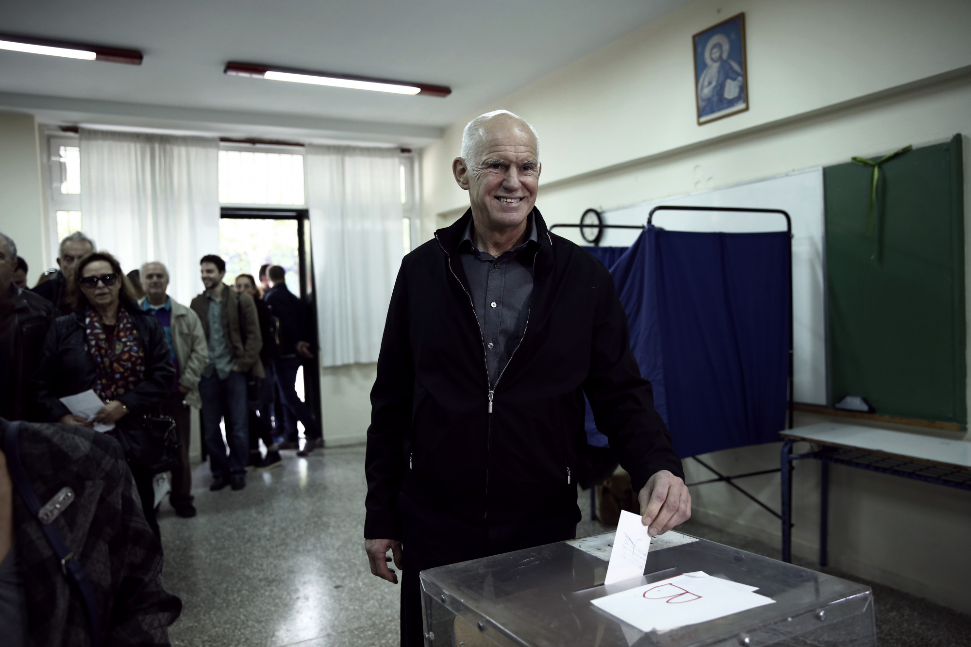 Γιώργος Παπανδρέου: Ψήφισε στην Πάτρα ο πρώην πρωθυπουργός