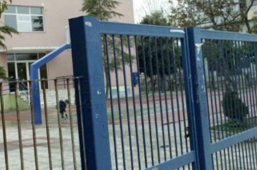 Σάπια κάγκελα σε σχολείο του Αλμυρού – Χτύπησε 7χρονο αγορι