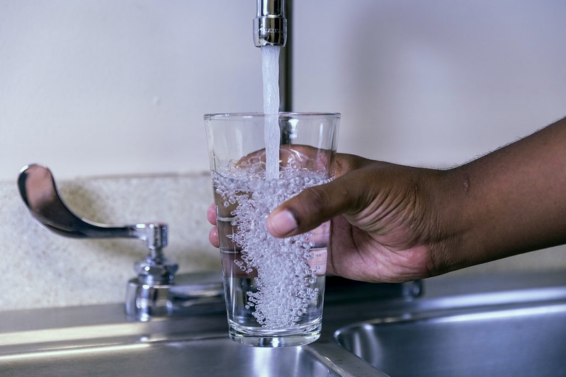 PFAS: Αποζημιώσεις δισεκατομμυρίων για τη μόλυνση του νερού με «παντοτινά χημικά»