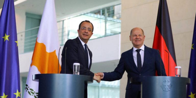 Επικοινωνία Χριστοδουλίδη με τον Σολτς – Τι είπαν για την επανέναρξη των συνομιλιών για το Κυπριακό