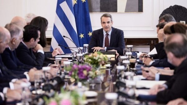 Μητσοτάκης: Σύσκεψη στο Μαξίμου για το μεταναστευτικό πριν τη Σύνοδο Κορυφής