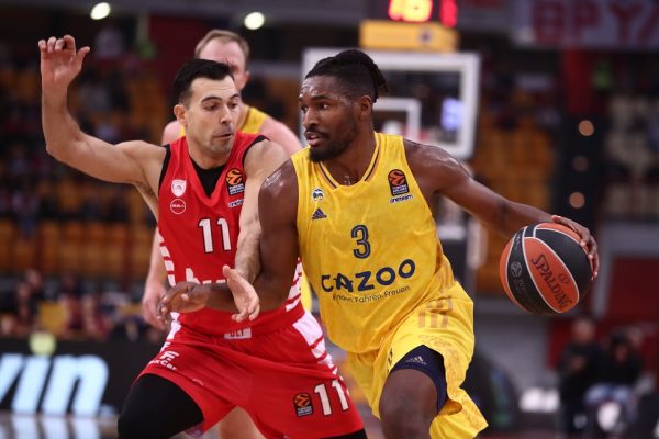 «Σενάρια» για Ολυμπιακό και Παναθηναϊκό με πρωταγωνιστή τον Σμιθ