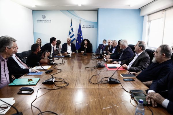 Εκλογές 2023: Συνεδριάζει με διευρυμένη σύνθεση η Διακομματική Επιτροπή