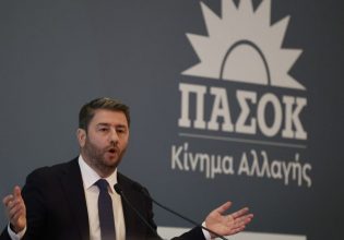 Ανδρουλάκης: «Χρυσός» χορηγός του Μητσοτάκη η αντιπολίτευση του Τσίπρα