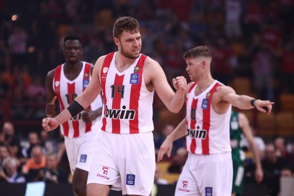 Η ονειρική σεζόν του Ολυμπιακού: Τα ρεκόρ, οι πρωτιές και η απόλυτη κυριαρχία