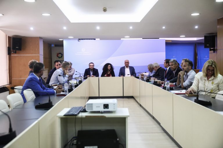 Εκλογές 2023: Συνεδριάζει η Διακομματική Επιτροπή