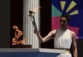 Special Olympics: Παραδόθηκε η «Φλόγα της Ελπίδας» στη Γερμανία για τους Αγώνες του Βερολίνου