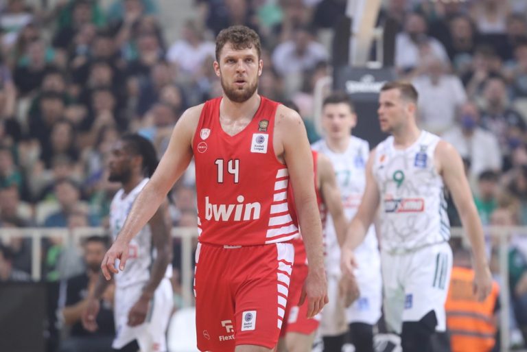 Χωρίς Βεζένκοφ η προπόνηση του Ολυμπιακού