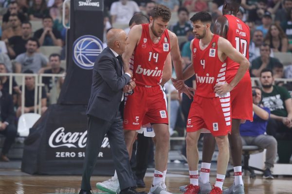 Ολυμπιακός: Τα νεότερα για τον τραυματισμό του Βεζένκοφ