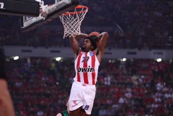 Ολυμπιακός – Παναθηναϊκός 75-52: Τον «ισοπέδωσε» στο ΣΕΦ και πάει στο ΟΑΚΑ να το σηκώσει