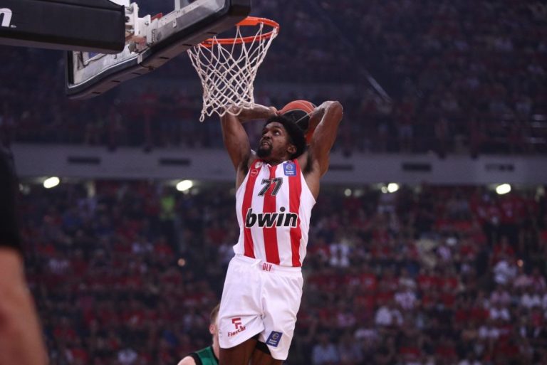 Ολυμπιακός – Παναθηναϊκός 75-52: Τον «ισοπέδωσε» στο ΣΕΦ και πάει στο ΟΑΚΑ να το σηκώσει