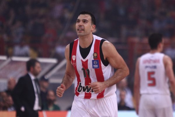 Κυριαρχία του Ολυμπιακού με «κομπιούτερ» Σλούκα