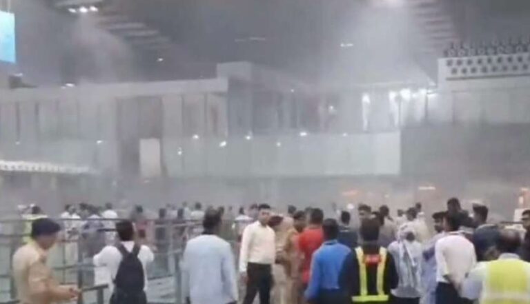 Αεροδρόμιο στην Καλκούτα: Ξέσπασε πυρκαγιά - Εκκενώθηκε η αίθουσα αναχωρήσεων 