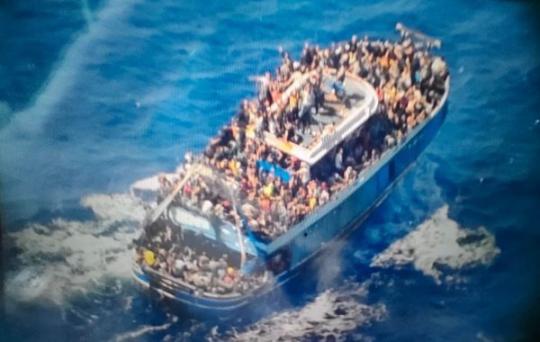 Ναυάγιο στην Πύλο: «Το Λιμενικό έριξε σχοινιά για να ρυμουλκήσει το σκάφος» – Νέες μαρτυρίες και νέα ερωτήματα
