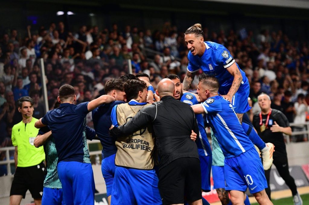 Ελλάδα – Ιρλανδία 2-1: Ο Μασούρας «καθάρισε» και η Εθνική ελπίζει