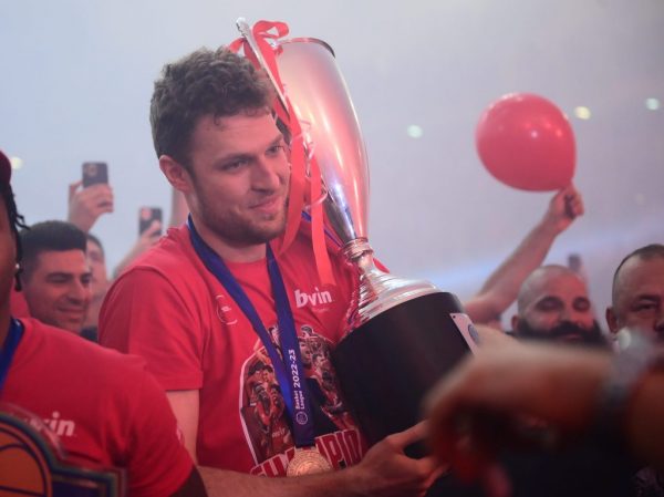 Οι εξελίξεις με Κινγκς και Μπράντλεϊ Μπιλ… επηρεάζουν το θέμα Βεζένκοφ (vids)