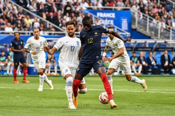 Γαλλία – Ελλάδα: Τα πιπεράτα tweet για τον Κολό Μουανί