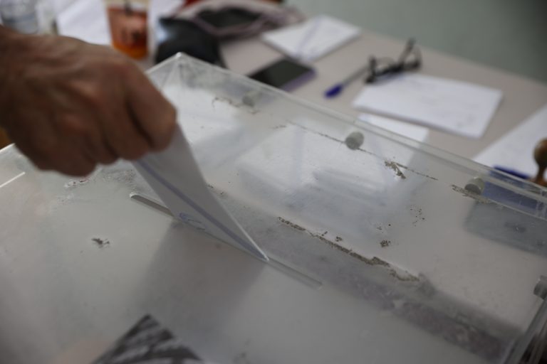 Εκλογές 2023: Με παρατράγουδα ξεκίνησε η διαδικασία στα Χανιά