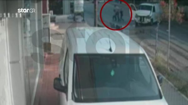 Καρέ – καρέ ο εμβολισμός βαν από νταλίκα στη Νέα Αρτάκη – Αναζητούνται τρεις άνδρες