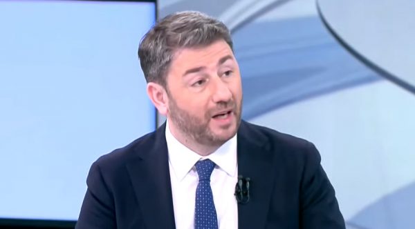 Ανδρουλάκης: Έκανα ό,τι μπορούσα για τις υποκλοπές – Μητσοτάκης και Τσίπρας συγκαλύπτουν