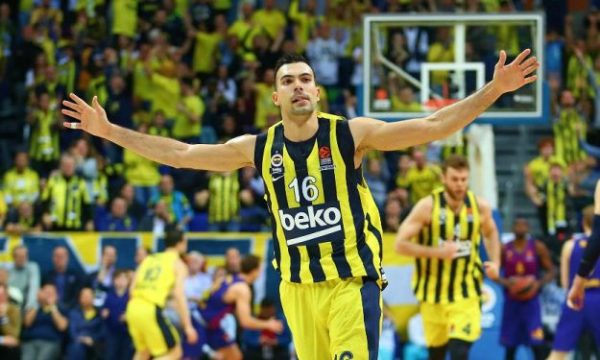 «Περιμένει Σλούκα  η Φενέρ»