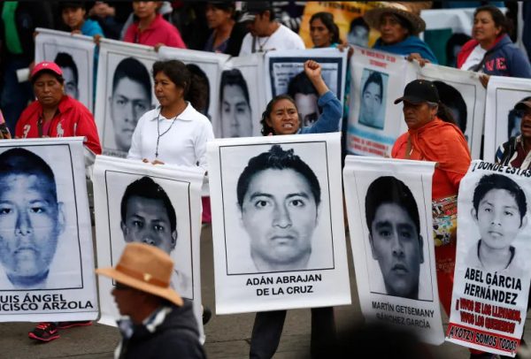 Εξαφανισμένοι φοιτητές στο Μεξικό: Προφυλακίζονται οκτώ στρατιωτικοί για την υπόθεση του 2014
