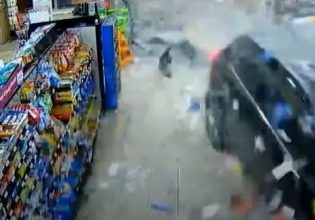 Τροχαίο στη Φλόριντα : «Άγιο» είχε πεζός που παρασύρθηκε από αυτοκίνητο που έπεσε σε βενζινάδικου