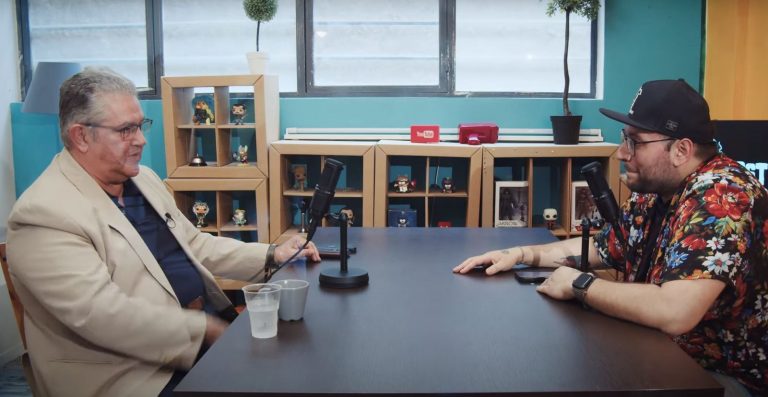 Δημήτρης Κουτσούμπας: Το «ανατρεπτικό» podcast στον Μαλιάτση – Η τούρτα, το ροσμπίφ και οι ατάκες