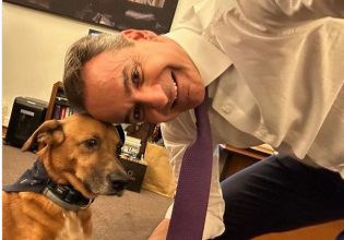 Κυριάκος Μητσοτάκης: Επέστρεψε στο Μέγαρο Μαξίμου μαζί με τον Πίνατ