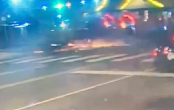 Σοκ στη Μινεάπολη: Τζιπ παραβίασε κόκκινο και σκότωσε πέντε γυναίκες [βίντεο]