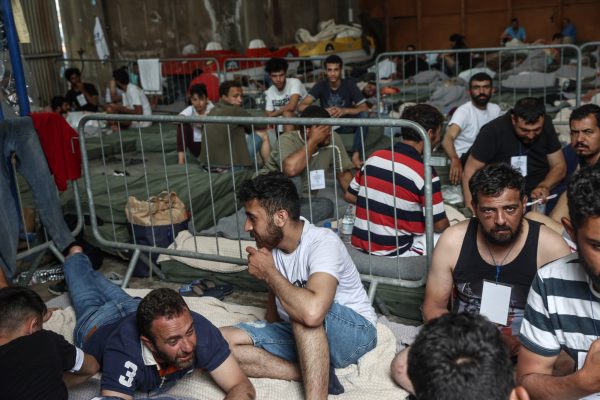 «Άρχισαν να πίνουν το νερό της θάλασσας» – Δραματικές οι συνθήκες στο πλοίο που βυθίστηκε στην Πύλο