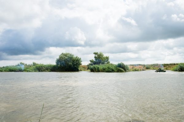 Alarm phone: Εγκλωβισμένοι 99 πρόσφυγες σε νησίδες του Έβρου