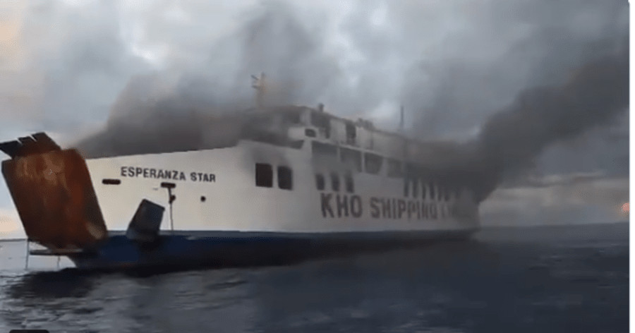 Ξέσπασε πυρκαγιά σε πλοίο στις Φιλιππίνες