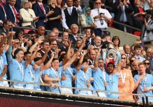 Η απονομή του Κυπέλλου Αγγλίας στη Μάντσεστερ Σίτι (vids)