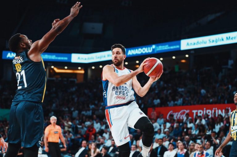 Νικήτρια σε νέο θρίλερ η Εφές κι ένα βήμα από τους τελικούς (97-91)