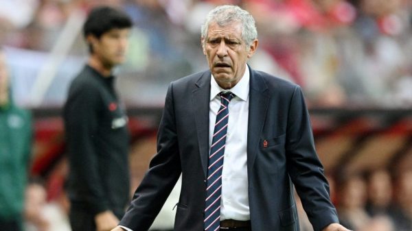 Σε δύσκολη θέση ο Σάντος στην Πολωνία