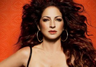 Gloria Estefan: Η πρώτη Λατίνα στο Hall of Fame των τραγουδοποιών